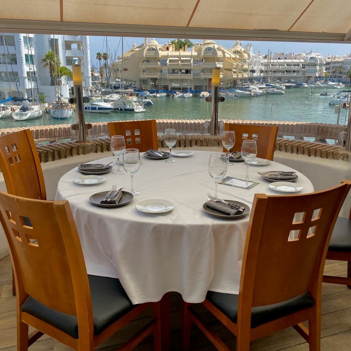ANGUS Puerto Marina