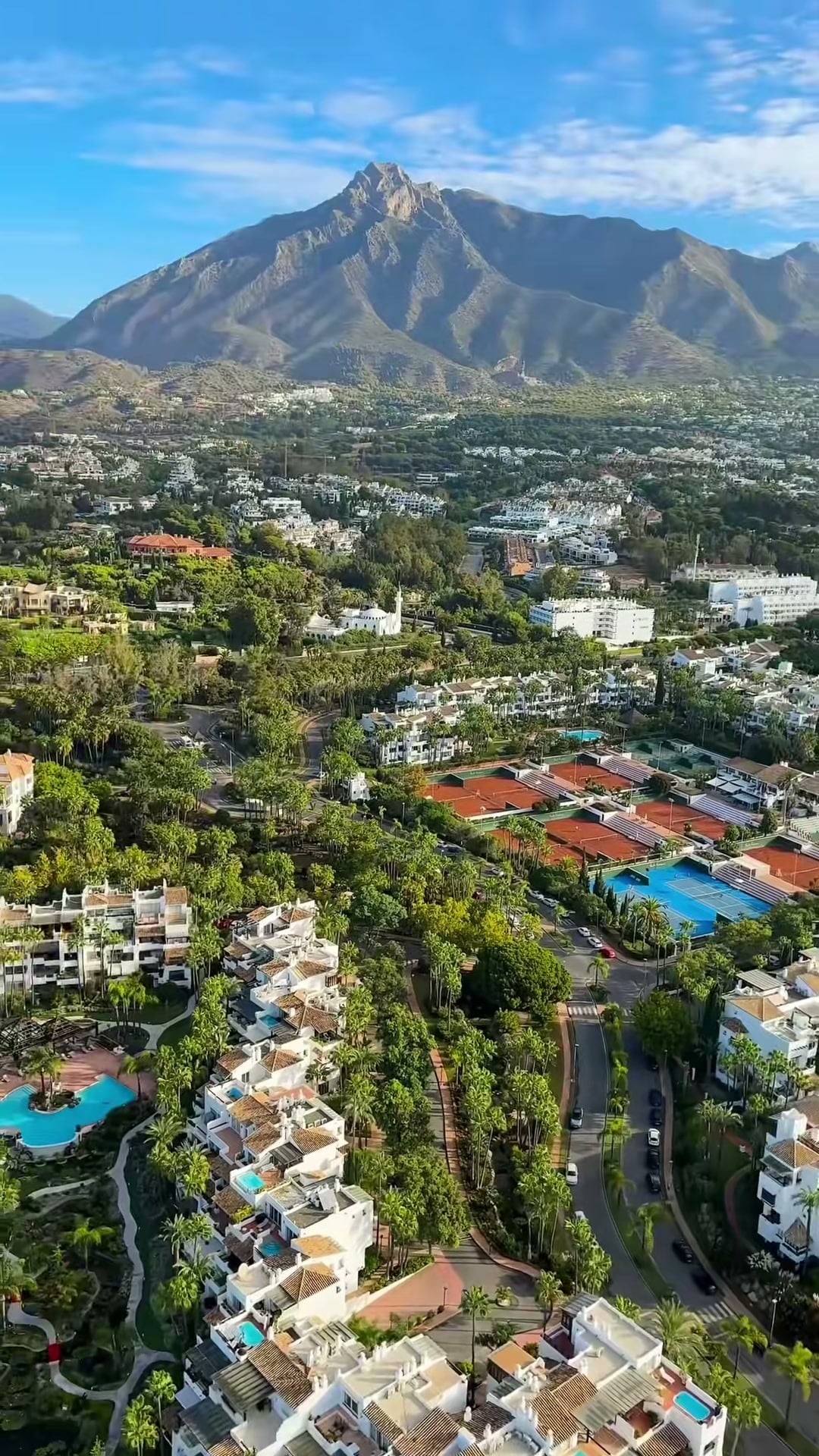 Het Oude Centrum van Marbella: Wat Voorbij Plaza de los Naranjos Wacht