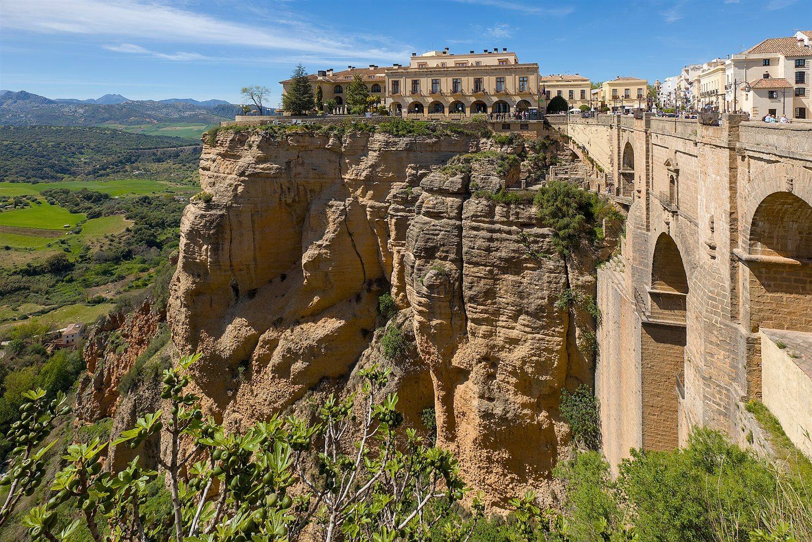 Ronda Day Trip: What Locals Don't Tell You About the White City on the Cliff