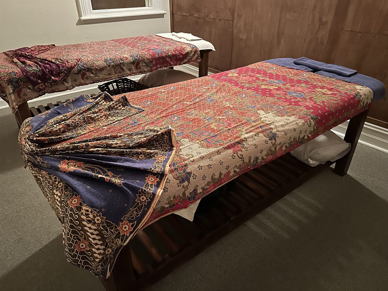 Thai massage table